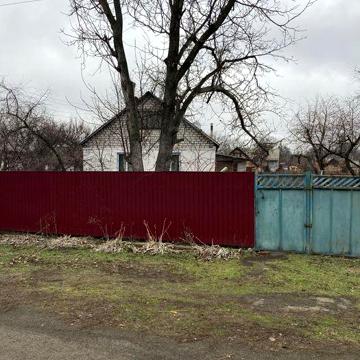 Продам дом в центрі селища Цвіткове