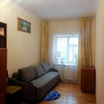 Пекарська вул., 14