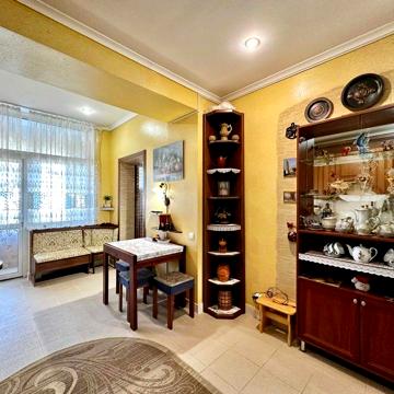 Продаж 4-кімнатної квартири в центральній частині м.Дрогобич!