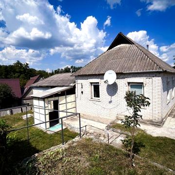 Продам будинок та гараж в центрі міста (зручне розташування) Богуслав