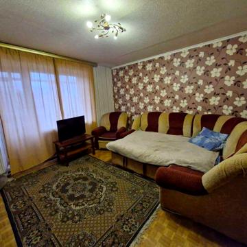 Продам 2-х к/квартиру в с. Старе
