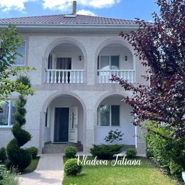 Аренда ДОМА в Совиньоне,  4 сотки, 180м²