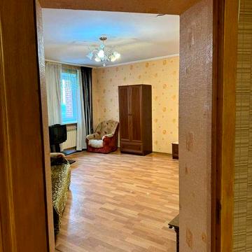 Продається 3-х кімнатна квартира р-н  Боженко
