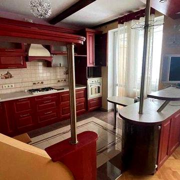 Продається 2-х рівнева квартира, 5 кімнат, р-н лікарні, м. Трускавець!