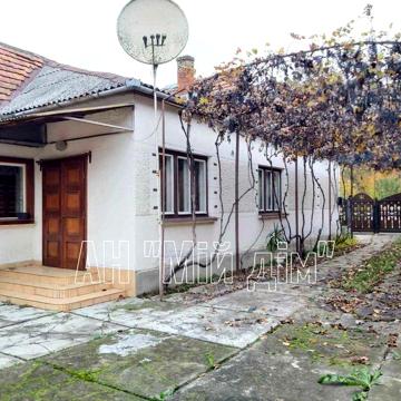 Продається гарний будинок