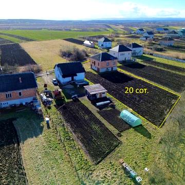 Продаж земельної ділянки з незавершеним будинком у с. Грушів