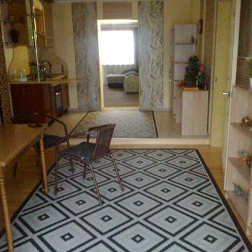 продам квартиру 100 м2. в центре г. Карловка
