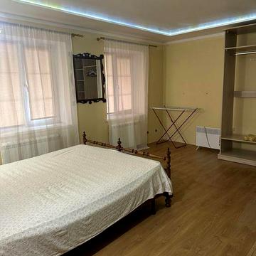 Здам 1 кв старе місто  помісячно