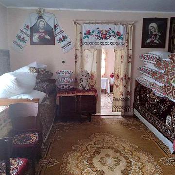 Продаю будинок з земельною ділянкою біля Вовчинецьких гір