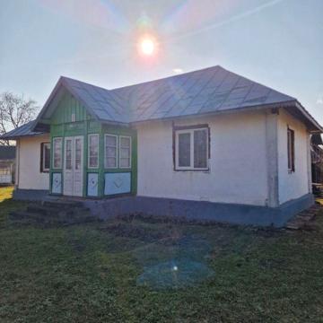 Продається житловий будинок в селищі Кути