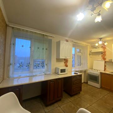 Романа Шухевича вул. (Курчатова), 70