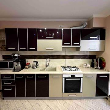 Євгена Коновальця вул., 44