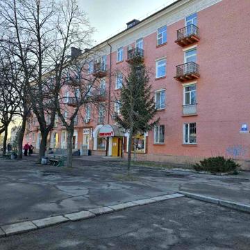 Продаж 3 кімнатної  сталінки в Центрі/Капітальний ремонт