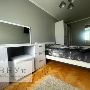 Степана Бандери просп., 98