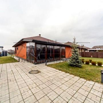 Довгострокова оренда 3к Дім Сунична вулиця