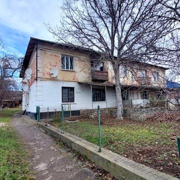 Продам 2-кімнатну квартиру. Вул.Беделя,9. с.Серебрія.