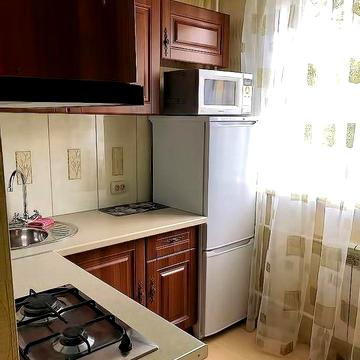 Сдам 2х-квартиру в Южном семейной паре с детьми долгосрочно, до мира..