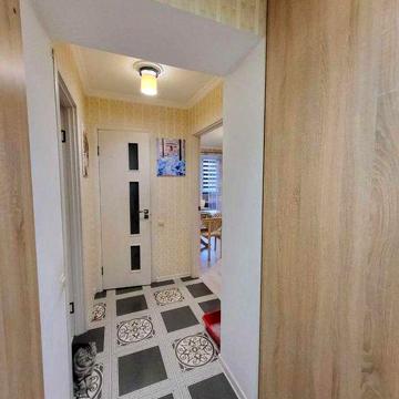 Продам  3 кімнатну квартиру в центрі.