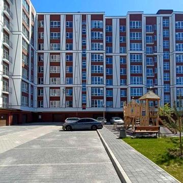 Є Оселя/ 3к квартира 76 м2. Цегляна будова/ Інд. газове опалення/ Ліфт