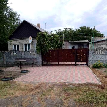 Продам будинок.Всі питанням по телефону
