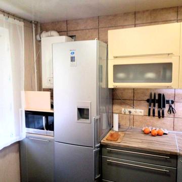 Продам 3 к. кв. Топ. 3, Метро, Епіцентр, автон. опал., 2 поверх. Irin
