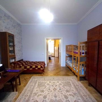 Продаж квартири, Львів, р‑н. Личаківський, М. Лисенка вулиця, буд. 23