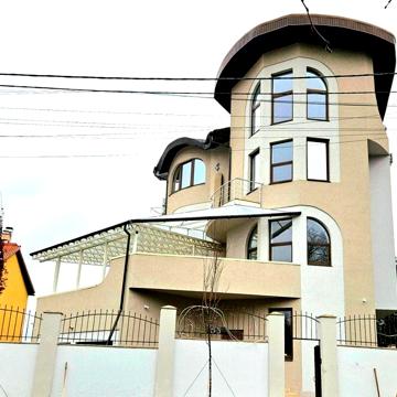 Центр. Современный дом 530 кв.м возле Голосеевского леса. Тихо. Зелено