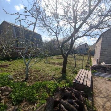 Будинок, ділянка, Таромське