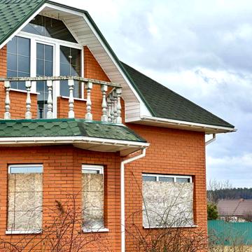 Продам просторий будинок 250 м2. 22 сотки землі