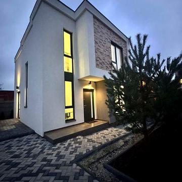 Продаж будинку в місті