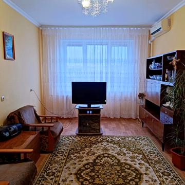 Гірницький мікрорайон , 44