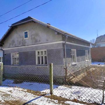 Продаж житлового будинку