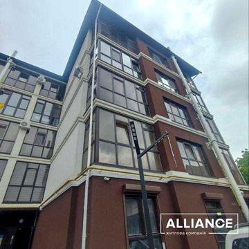 Унікальна велика квартира в будинку клубного типу!