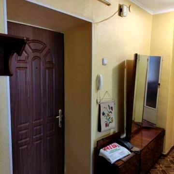 Продається двухкімнатна квартира в центрі міста..