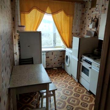Продається двухкімнатна квартира в центрі міста..
