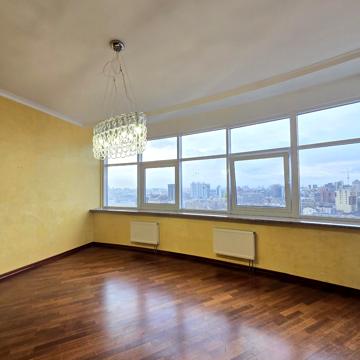 Богдана Хмельницького вул., 41