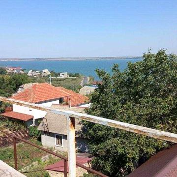 Добротна коробка дому в с.Усатове