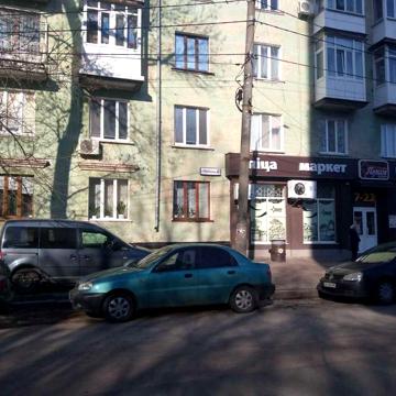 Продаж квартири в центрі міста, район старого бульвара