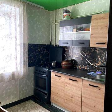 Продам квартиру з ремонтом і меблями.