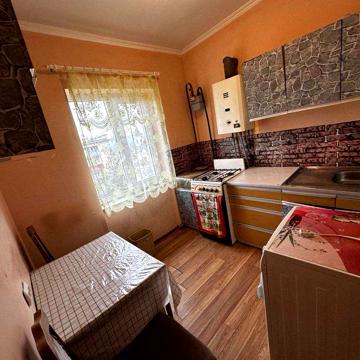 Продається 2 кімнатна квартира в смт. Солотвино