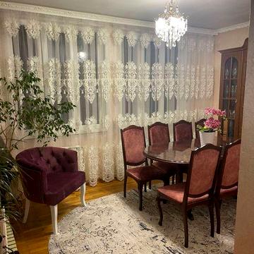 Продається будинок в центрі міста