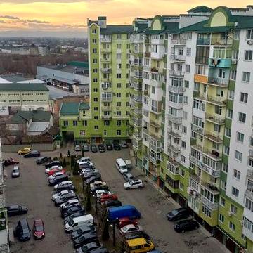 Продається  2квартира н/б здана,10хв.від центру, ЖК Київський