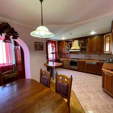 5 кімнатна квартира, поруч з озером