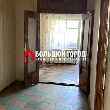 Чарівна вул., 144
