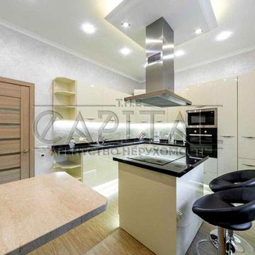 Продаж 2 к квартира Лютеранська Сталінка