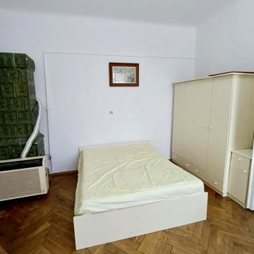 Пильникарська вул., 10