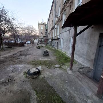 Балківська вул., 10