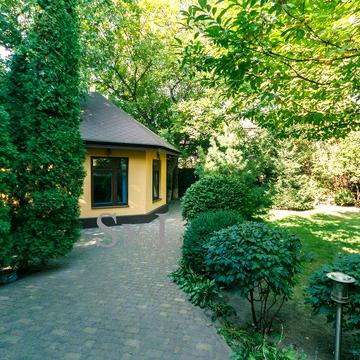 Нивки  Святошино  пр. Берестейський  Будинок 600 м2