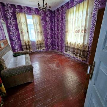 Продається будинок з земельною ділянкою в с. Полянецьке, вул. Миру,2.