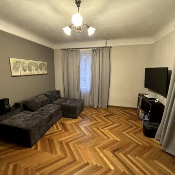 2-х кімнатна під житло або бізнес